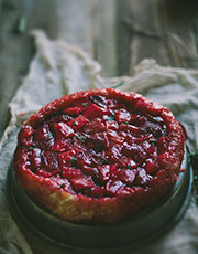 Strawberry rhubarb tarte tatin